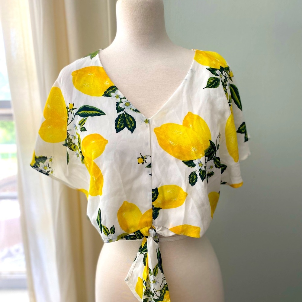 She + Sky lemon print chiffon top. Med